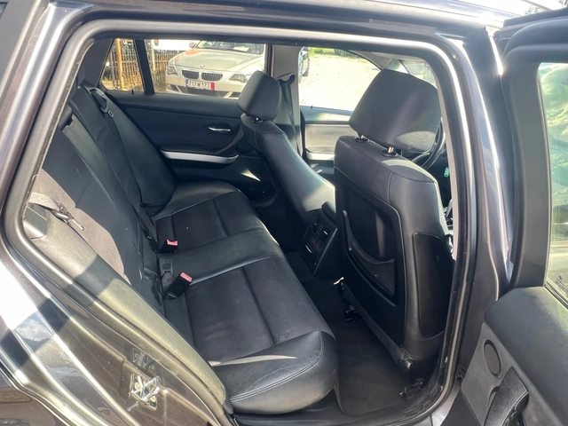 BMW 320 - автомобили, коли, обяви за нови и употребявани 9