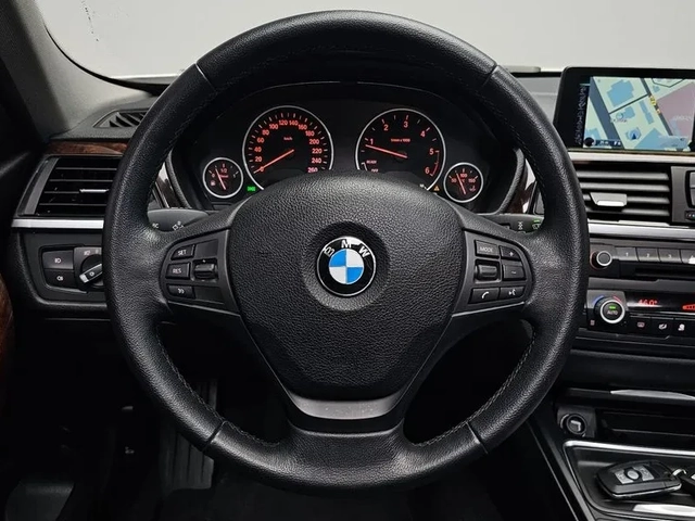 BMW 320 d xDrive - автомобили, коли, обяви за нови и употребявани 11
