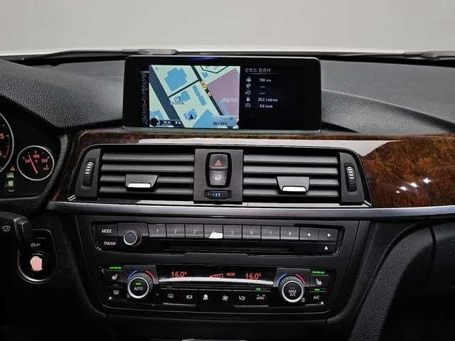 BMW 320 d xDrive - автомобили, коли, обяви за нови и употребявани 12