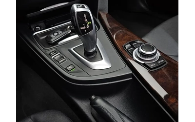 BMW 320 d xDrive - автомобили, коли, обяви за нови и употребявани 8