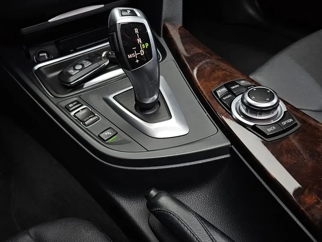 BMW 320 d xDrive - автомобили, коли, обяви за нови и употребявани 8