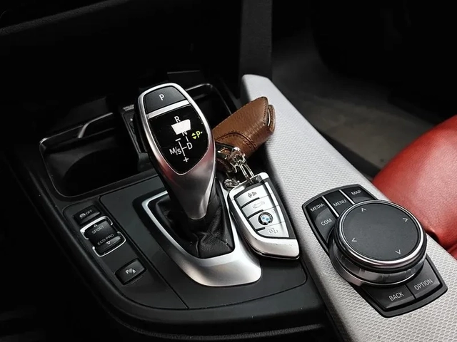 BMW 320 i - автомобили, коли, обяви за нови и употребявани 8