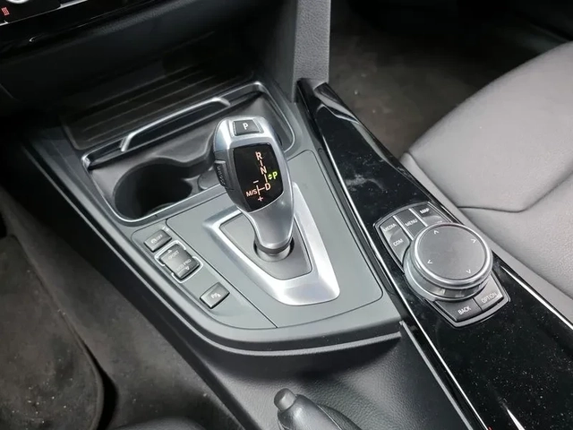 BMW 320 d - автомобили, коли, обяви за нови и употребявани 8