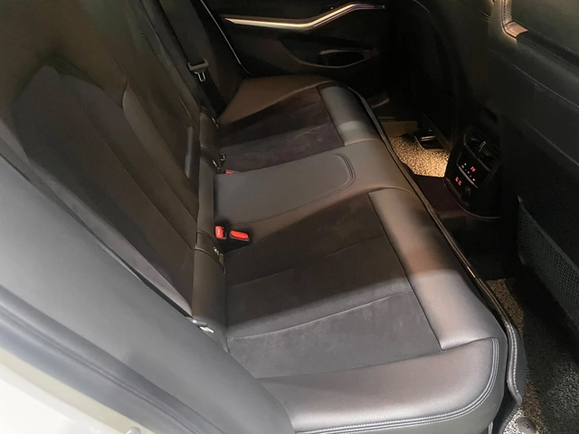 BMW 320 d RWD B47 LCI (FaceLift) ! M Pack ! - автомобили, коли, обяви за нови и употребявани 12