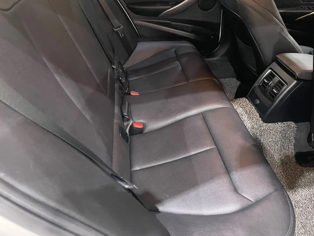 BMW 320 d RWD B47 LCI (FaceLift) ! M Pack ! - автомобили, коли, обяви за нови и употребявани 11