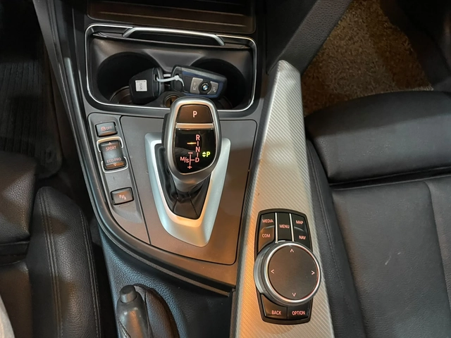 BMW 320 d RWD B47 LCI (FaceLift) ! M Pack ! - автомобили, коли, обяви за нови и употребявани 15