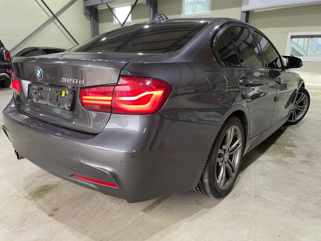 BMW 320 d RWD B47 LCI (FaceLift) ! M Pack ! - автомобили, коли, обяви за нови и употребявани 3