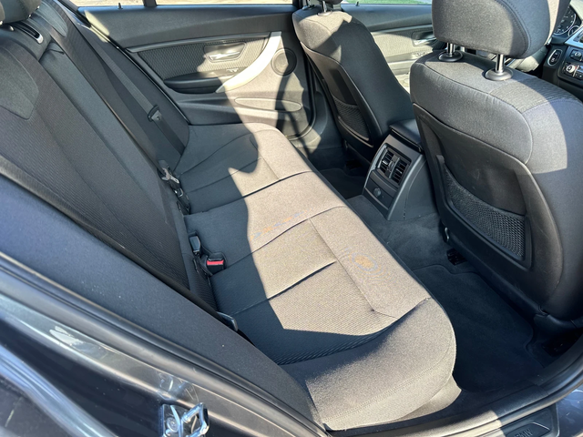 BMW 320 d - автомобили, коли, обяви за нови и употребявани 9