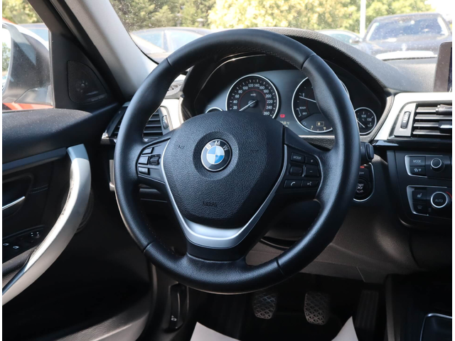 BMW 320 d/Harman Kardon/Sport/PDC/Подгрев - автомобили, коли, обяви за нови и употребявани 6
