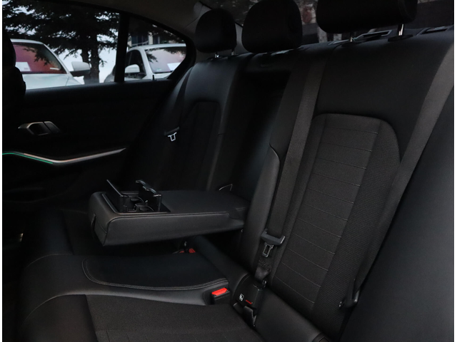 BMW 320 d/SportLine/Virtual/Подгрев/Амбиент/PDC/Active Guard/Lane Assist - автомобили, коли, обяви за нови и употребявани 12