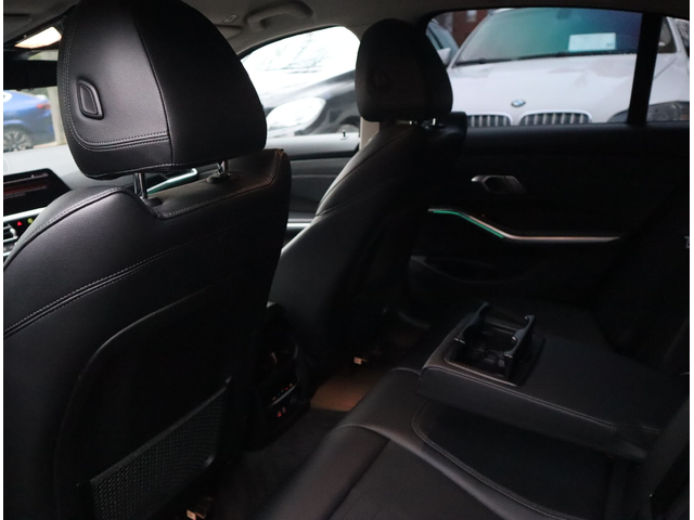 BMW 320 d/SportLine/Virtual/Подгрев/Амбиент/PDC/Active Guard/Lane Assist - автомобили, коли, обяви за нови и употребявани 14