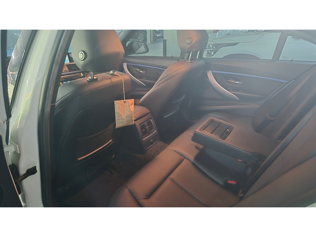 BMW 320i - автомобили, коли, обяви за нови и употребявани 25