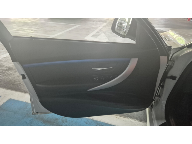 BMW 320i - автомобили, коли, обяви за нови и употребявани 27