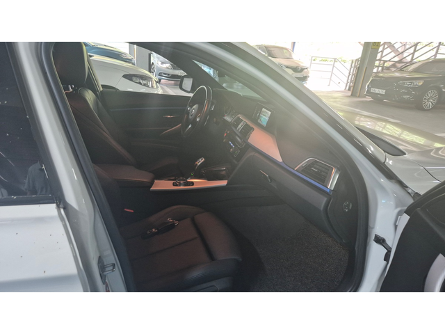 BMW 320i - автомобили, коли, обяви за нови и употребявани 29