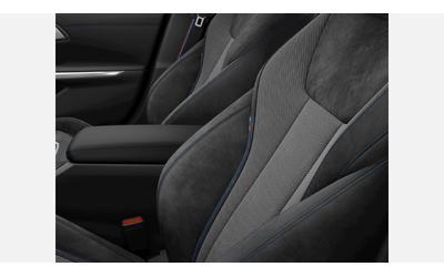 BMW 320i xDrive - автомобили, коли, обяви за нови и употребявани 7