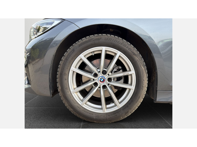 BMW 320i xDrive - автомобили, коли, обяви за нови и употребявани 4