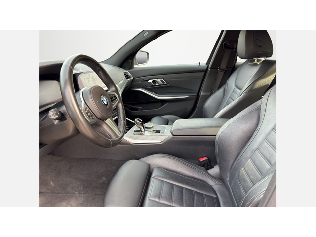 BMW 320i xDrive - автомобили, коли, обяви за нови и употребявани 5