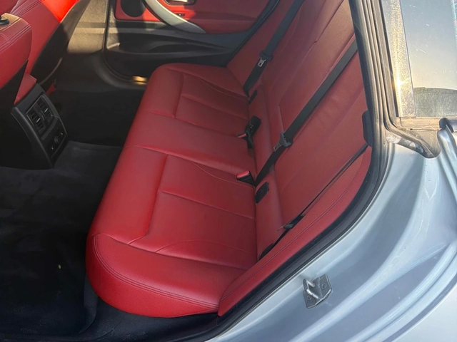 BMW 328 GT xDRIVE / CARFAX - автомобили, коли, обяви за нови и употребявани 10