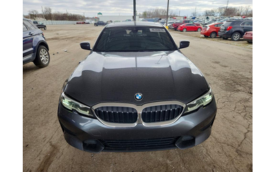 bmw-330-2-0l-4-all-wheel-drive - 4