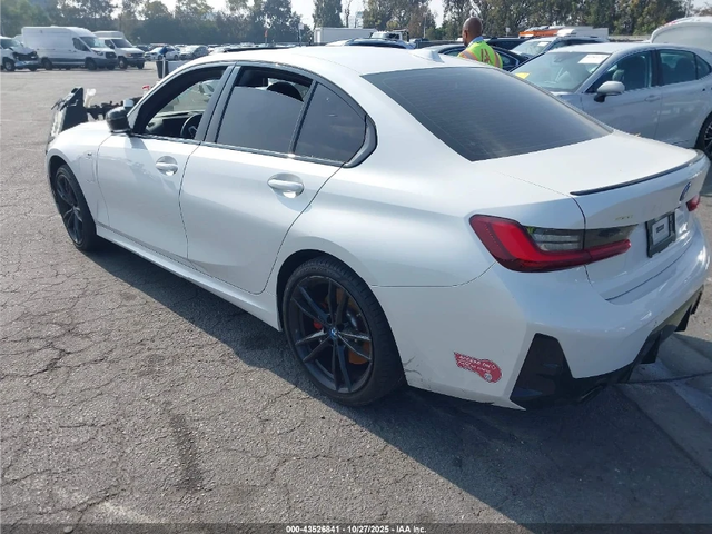 BMW 330 E / XDRIVE - автомобили, коли, обяви за нови и употребявани 3