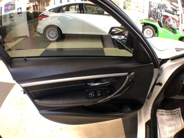 BMW 330 * xDrive * CARFAX * ЦЕНА ДО БГ - автомобили, коли, обяви за нови и употребявани 12