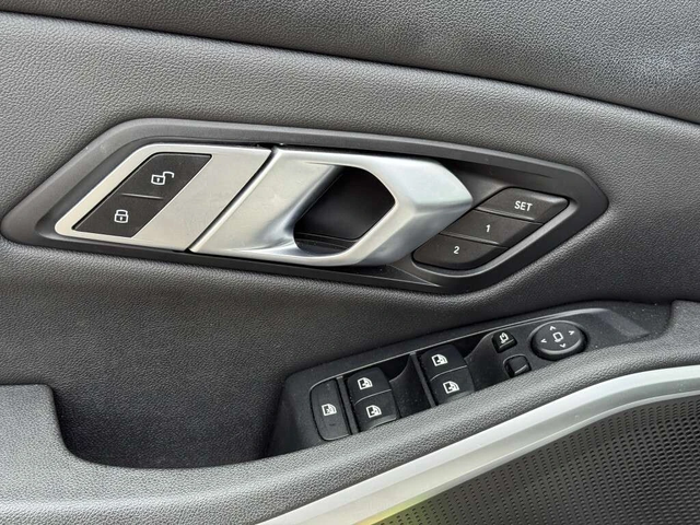 BMW 330 * xDrive * CARFAX * ЦЕНА ДО БГ - автомобили, коли, обяви за нови и употребявани 15