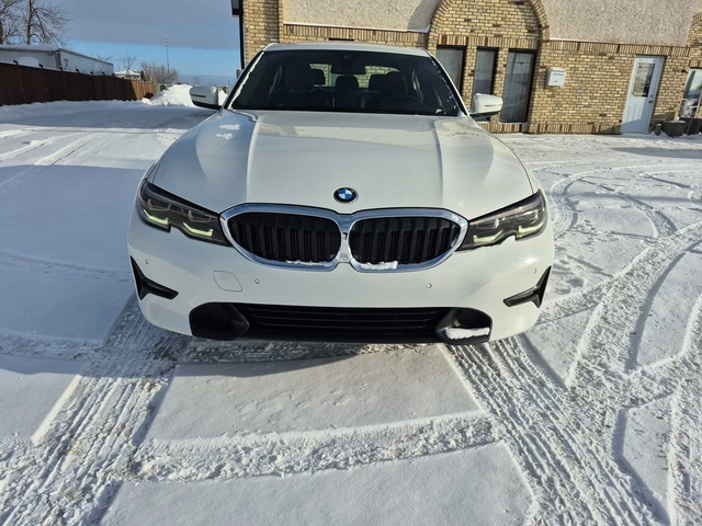 BMW 330 * 330i xDrive * CARFAX * ЦЕНА ДО БГ - автомобили, коли, обяви за нови и употребявани 1