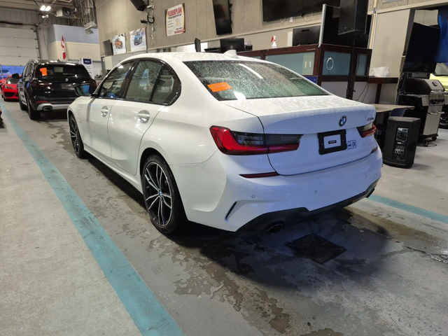 BMW 330 E 2.0 XDRIVE - автомобили, коли, обяви за нови и употребявани 1