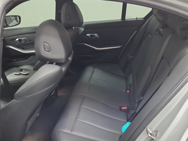 BMW 330 i 2.0 XDRIVE - автомобили, коли, обяви за нови и употребявани 9