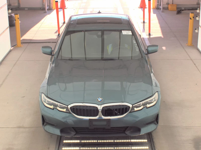 BMW 330 i xDrive - автомобили, коли, обяви за нови и употребявани 1