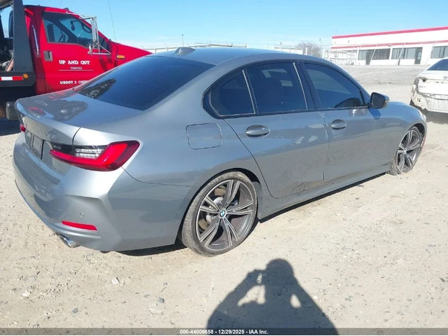 BMW 330 i XDRIVE - автомобили, коли, обяви за нови и употребявани 3