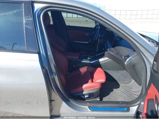 BMW 330 i XDRIVE - автомобили, коли, обяви за нови и употребявани 4