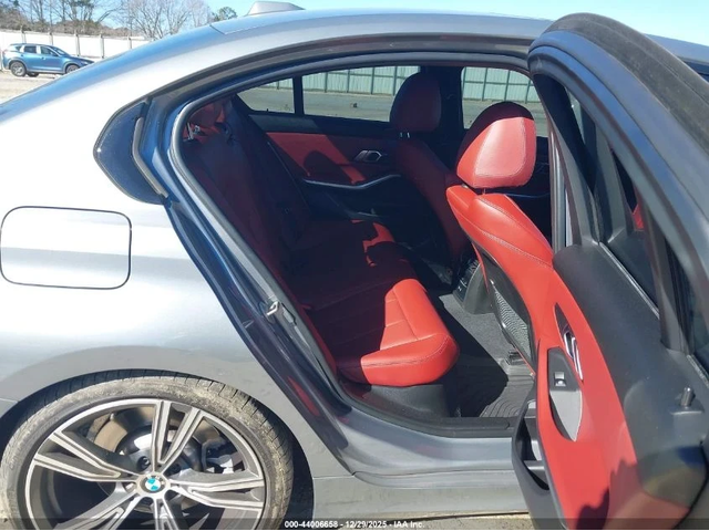 BMW 330 i XDRIVE - автомобили, коли, обяви за нови и употребявани 7