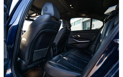 BMW 330 xDrive* M-pack* LASER* Distr* Harman/Kardon* 360* - автомобили, коли, обяви за нови и употребявани 15