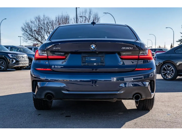 BMW 330 xDrive* M-pack* LASER* Distr* Harman/Kardon* 360* - автомобили, коли, обяви за нови и употребявани 2