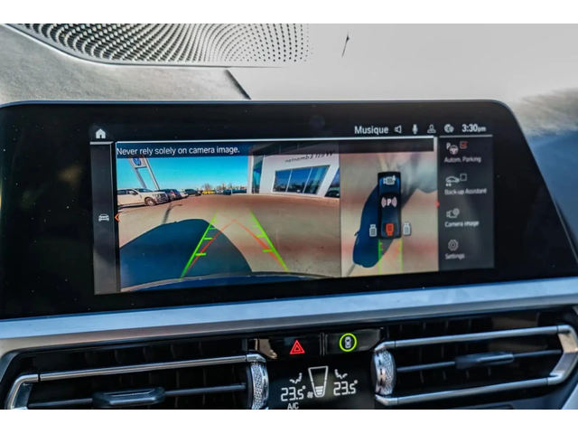 BMW 330 xDrive* M-pack* LASER* Distr* Harman/Kardon* 360* - автомобили, коли, обяви за нови и употребявани 9