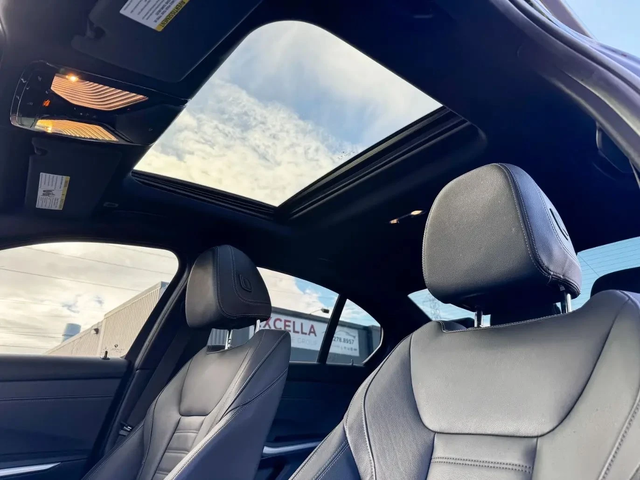 BMW 330 M-pkg* Xdrive* Apple CarPlay* Brake assist* Keyles - автомобили, коли, обяви за нови и употребявани 11