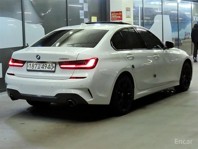 BMW 330 M-PACK* DISTRONIC* LASER* HARMAN KARDON* HEAD-UP* - автомобили, коли, обяви за нови и употребявани 2