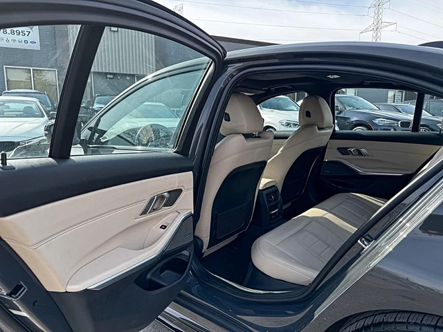 BMW 330 xDrive* M PACK* 4 ПОДГРЕВА* DIGITAL* CARPLAY* ПАНО - автомобили, коли, обяви за нови и употребявани 12