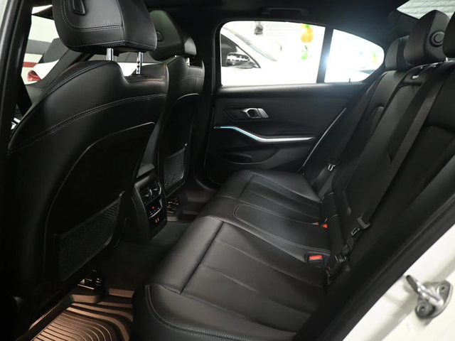 BMW 330 * xDrive * * HeadUp* AвтоКредит* (ЦЕНА ДО БГ) - автомобили, коли, обяви за нови и употребявани 16