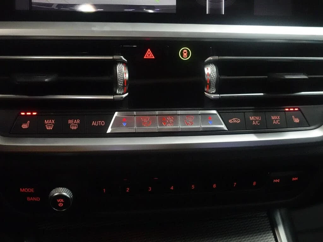 BMW 330 i * M-Package* HeadUp * АвтоКредит * (ЦЕНА ДО БГ) - автомобили, коли, обяви за нови и употребявани 5