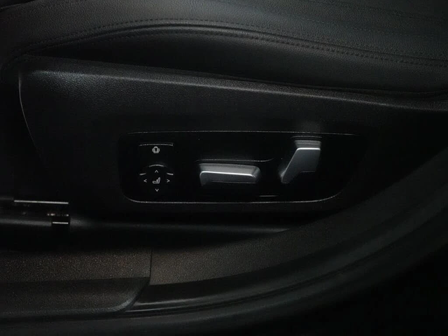 BMW 330 i * M-Package* HeadUp * АвтоКредит * (ЦЕНА ДО БГ) - автомобили, коли, обяви за нови и употребявани 9