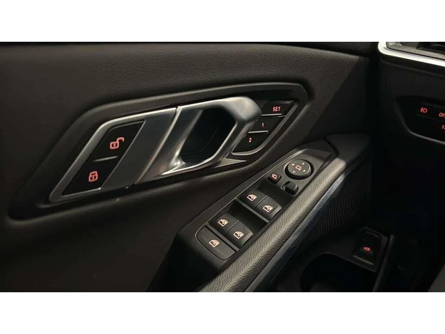 BMW 330 * xDrive * * HeadUp* AвтоКредит* (ЦЕНА ДО БГ) - автомобили, коли, обяви за нови и употребявани 14