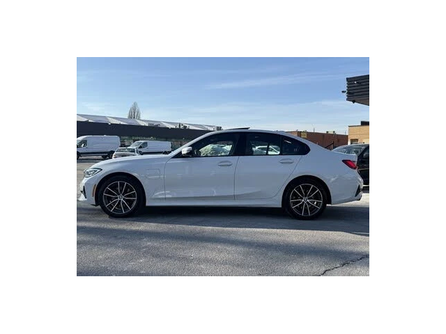 BMW 330 e * xdrive* * HeadUp* AвтоКредит* (ЦЕНА ДО БГ) - автомобили, коли, обяви за нови и употребявани 1