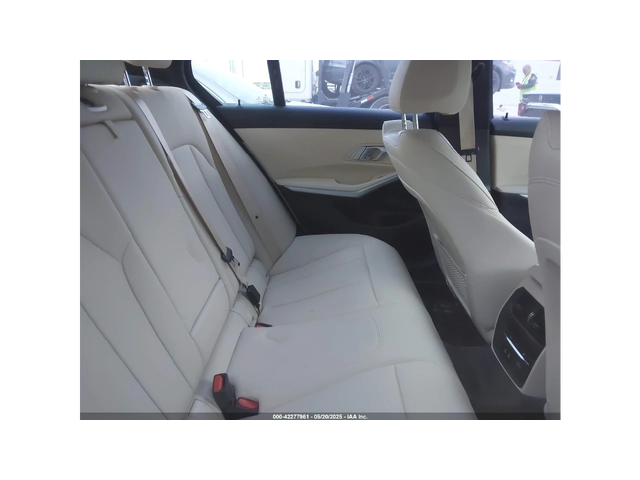 BMW 330 DIGITAL* Hi-Fi* CARPLAY* CAMERA* - автомобили, коли, обяви за нови и употребявани 11