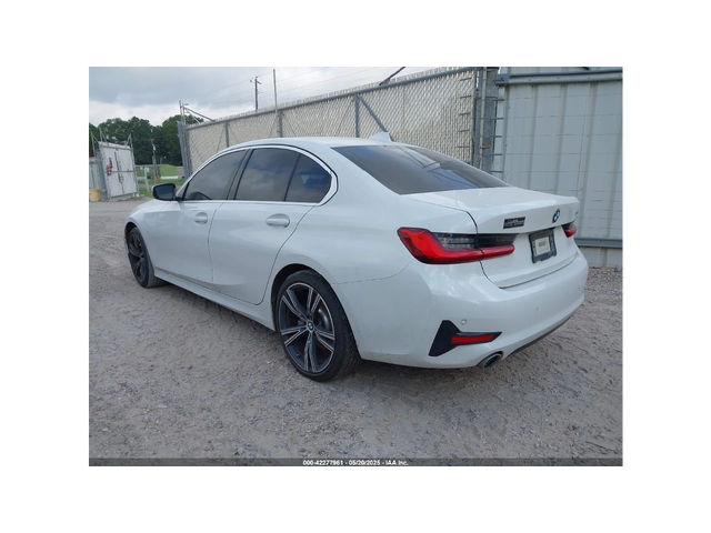 BMW 330 DIGITAL* Hi-Fi* CARPLAY* CAMERA* - автомобили, коли, обяви за нови и употребявани 3