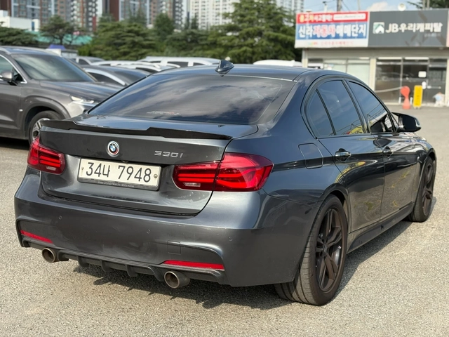 BMW 330 2018* M-PK* CARBON* M-EXHAUST* КРАЙНА ЦЕНА* РЕКАРО - автомобили, коли, обяви за нови и употребявани 2