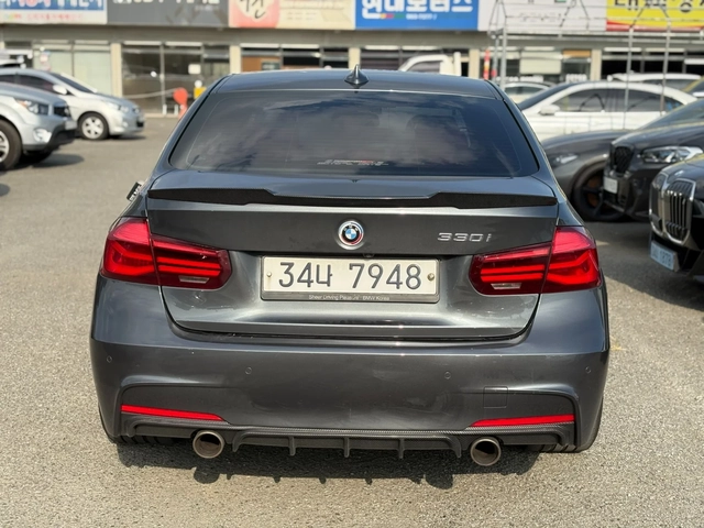 BMW 330 2018* M-PK* CARBON* M-EXHAUST* КРАЙНА ЦЕНА* РЕКАРО - автомобили, коли, обяви за нови и употребявани 3