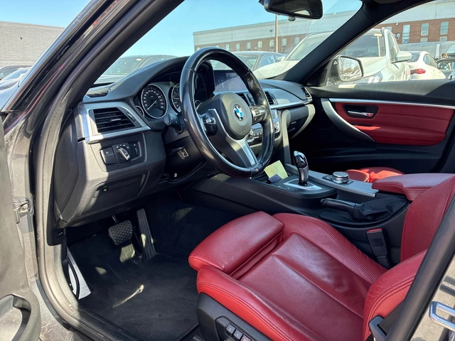 BMW 330 xDrive * М ПАКЕТ * ПОДГРЕВ * ПАНОРАМА * CARFAX - автомобили, коли, обяви за нови и употребявани 5