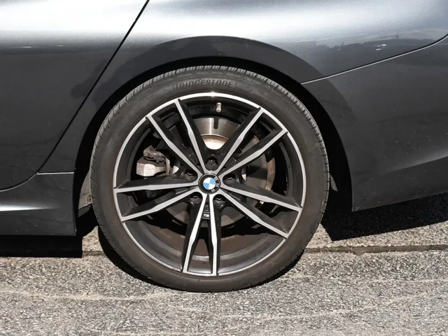 BMW 700 330i xDrive | M Sport Package - автомобили, коли, обяви за нови и употребявани 7